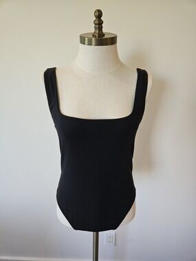Babaton Black Scoop Neck Tank Top Size L